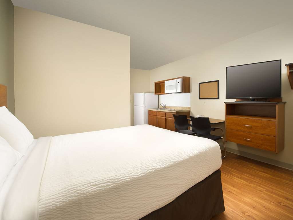 Woodspring Suites Columbus Urbancrest Grove City Room photo